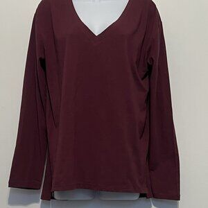 Athleisure Studio-to-Street Athleta Long-sleeved V-neck Plum Colored Women's Med